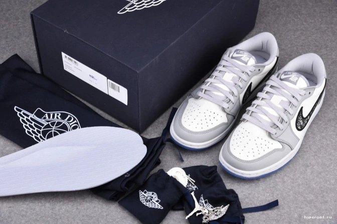 1 LOW shoe X CN8607-002 (DR OG box) JORDAN DR 0522